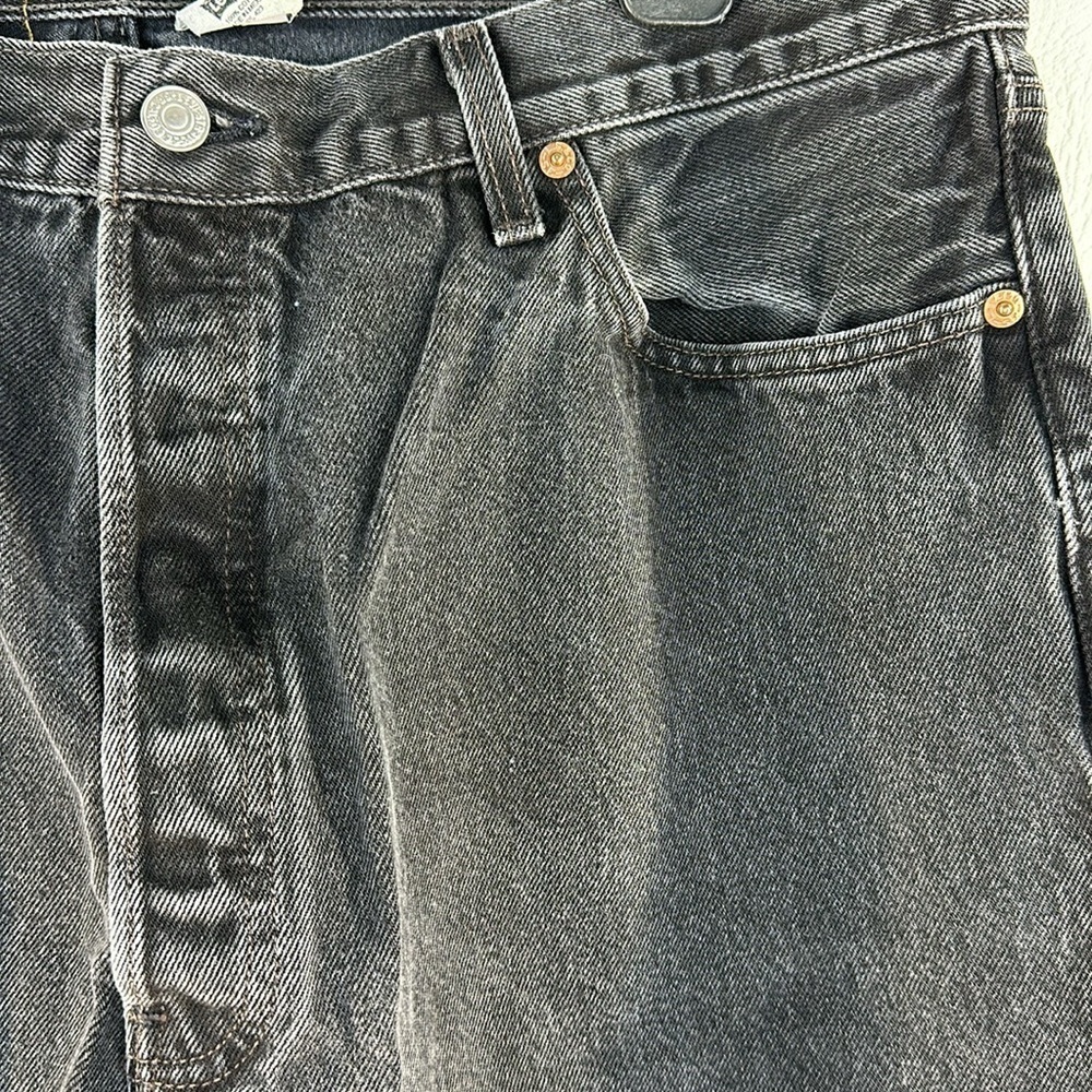Levi’s 501 Black Washed Denim Jeans, 40x34 - Picture 4 of 8